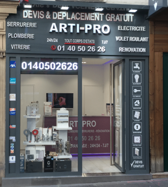 Devanture Magasin Arti Pro Paris